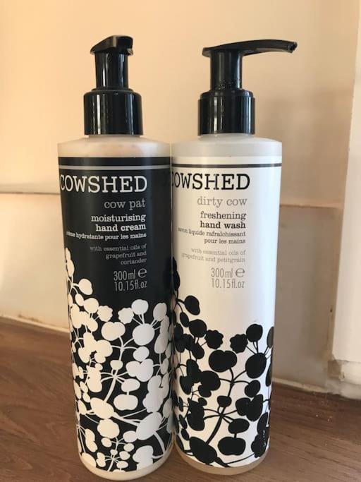 The Cowshed Salisbury Exterior foto